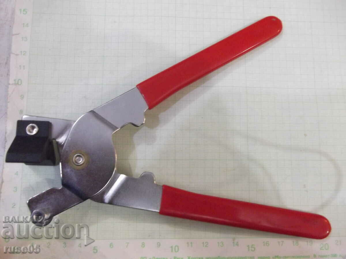 Delivery of Pliers new for cutting and breaking ceramic and faience tiles Delivery of Pliers new for cutting and breaking ceramic and faience tiles