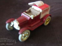 1/24 ERTL Iowa made in USA Ford Model T 1918 Runabout