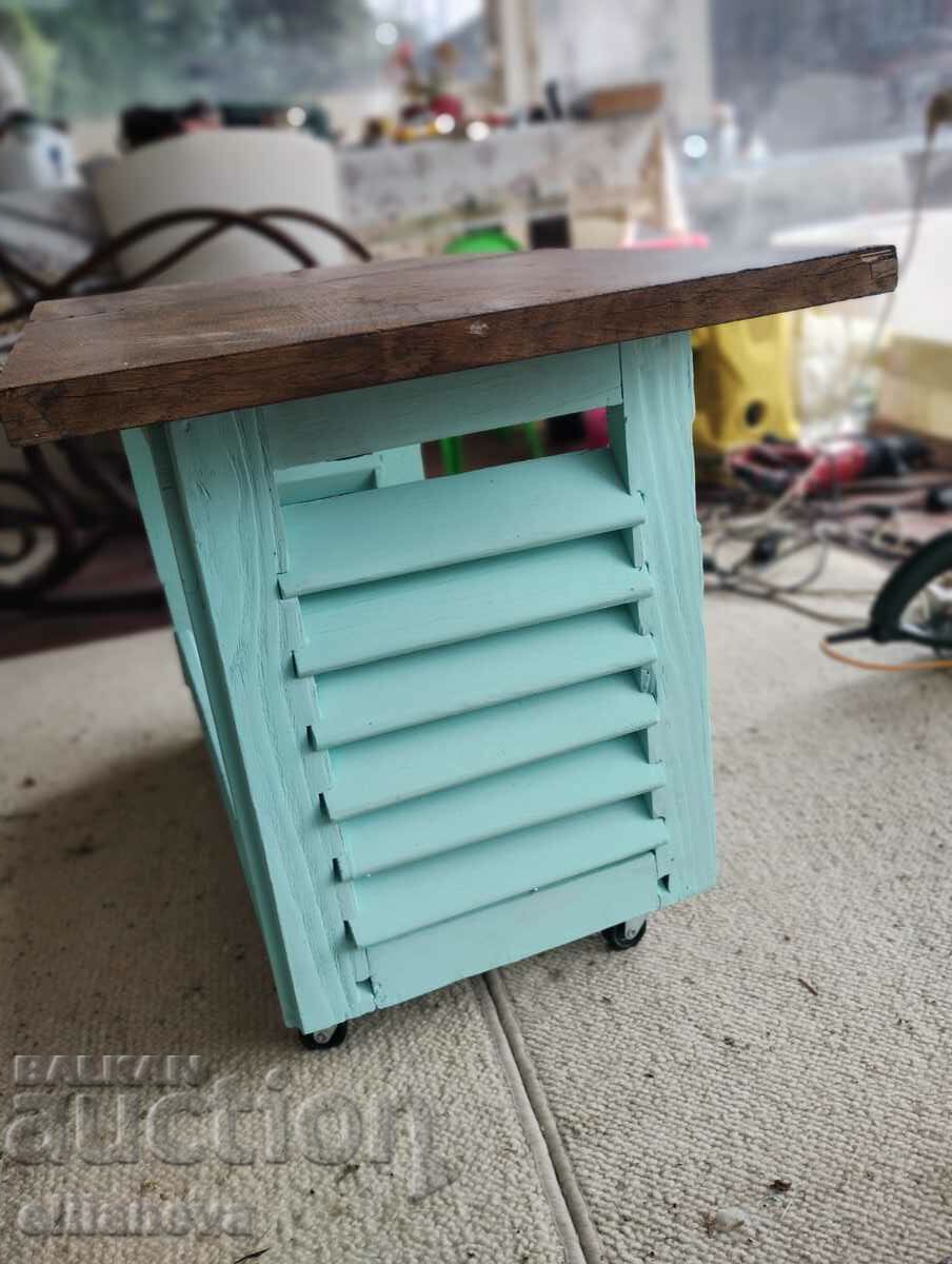 Delivery of Retro side table Delivery of Retro side table