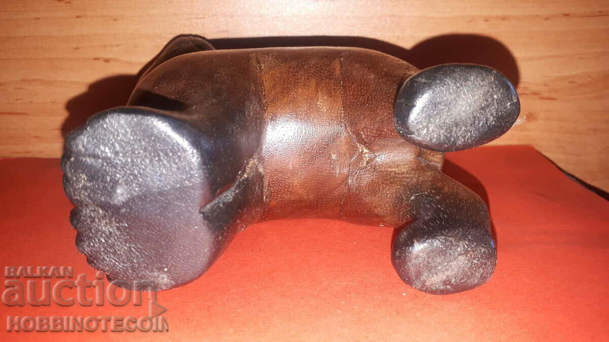 WOODEN FIGURINE STATUETTE OF A CAT 6 - 5 WOODEN FIGURINE STATUETTE OF A CAT 6 - 5