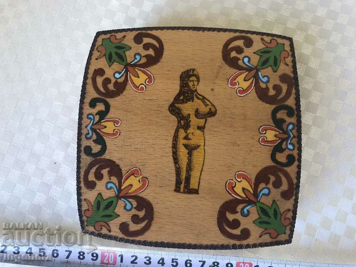 BOX WOOD PYROGRAPH DRAWING ANTIQUE FROM SOCA MOSTRA with price 39.00 BGN | € 19.94 BOX WOOD PYROGRAPH DRAWING ANTIQUE FROM SOCA MOSTRA with price 39.00 BGN | € 19.94