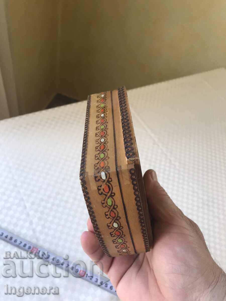 Auction BOX WOOD PYROGRAPH DRAWING ANTIQUE FROM SOCA MOSTRA Auction BOX WOOD PYROGRAPH DRAWING ANTIQUE FROM SOCA MOSTRA