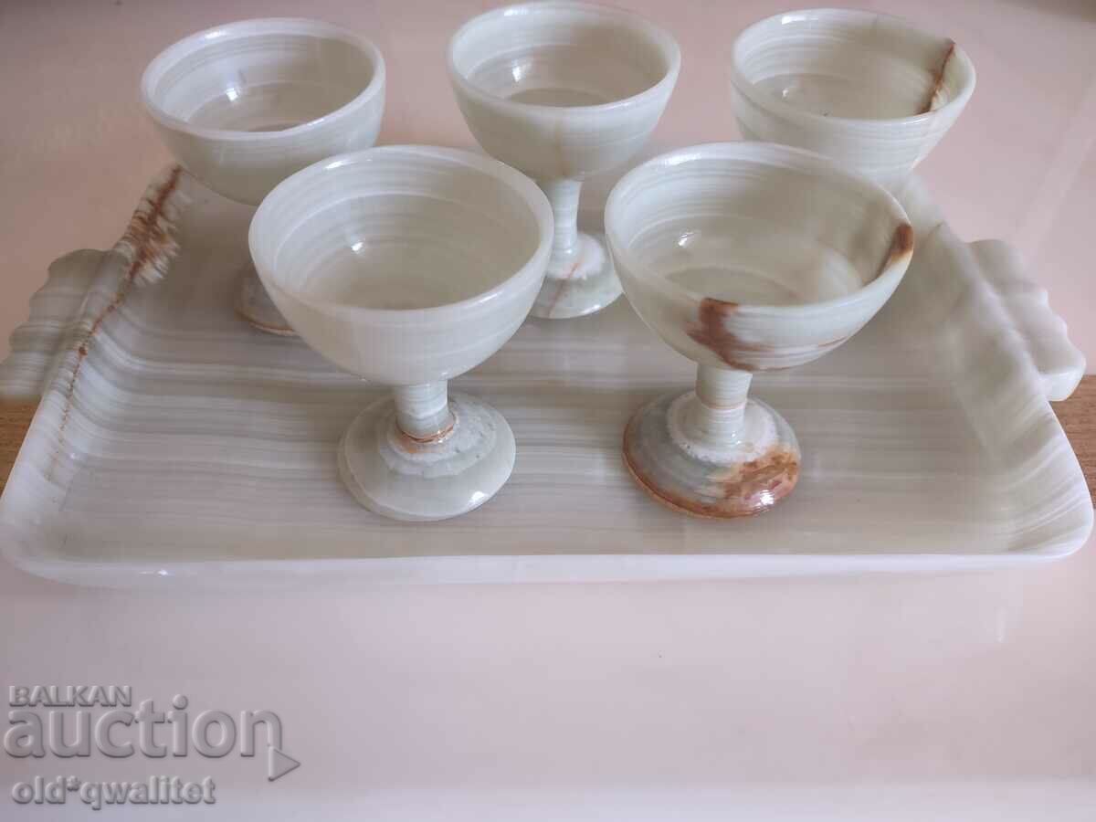 Δημοπρασία Διακοσμητικό σέρβις Onyx, δίσκος + 5 τεμ. κύπελλα Δημοπρασία Διακοσμητικό σέρβις Onyx, δίσκος + 5 τεμ. κύπελλα