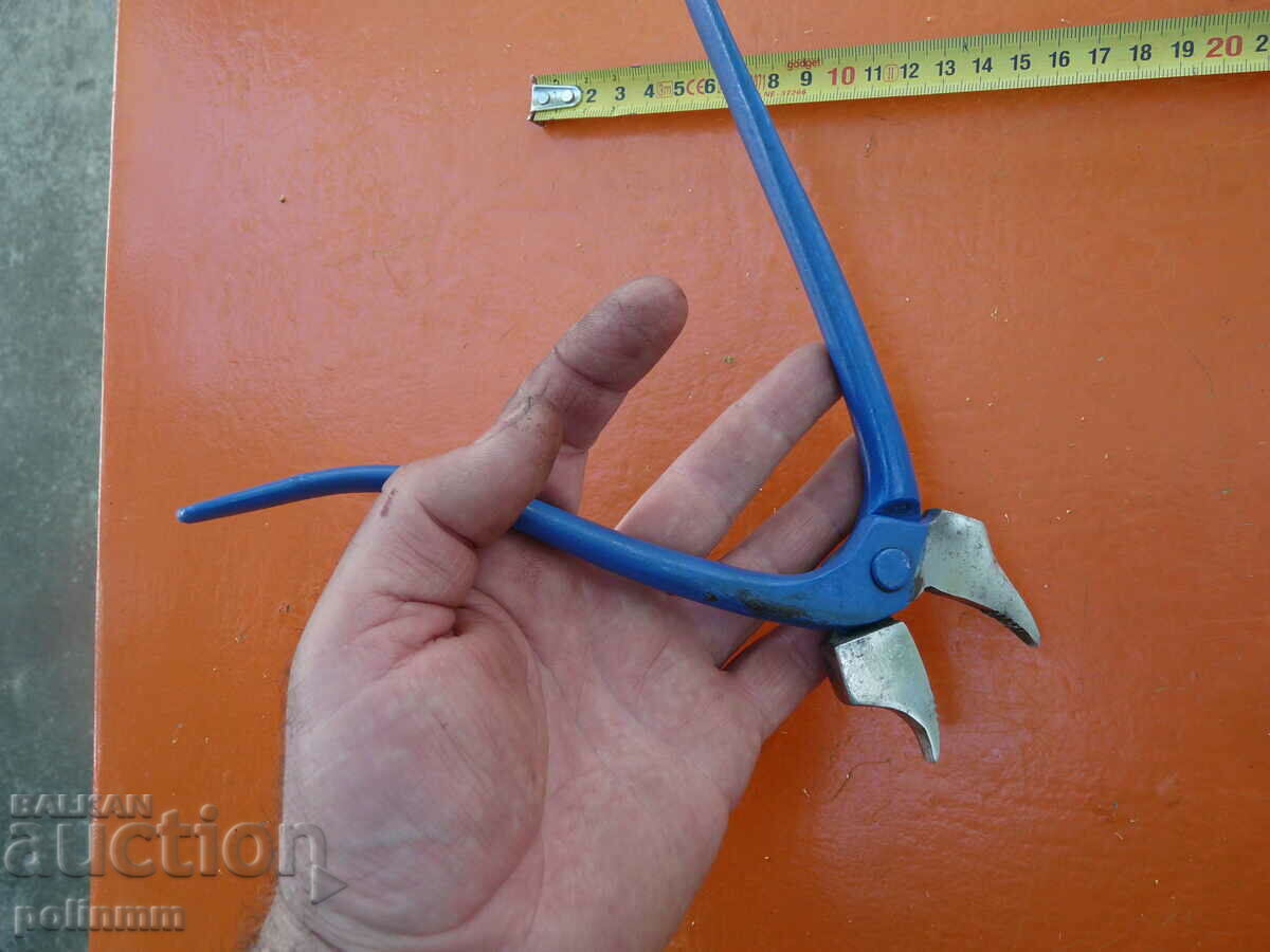 Delivery of Old German Shoemaker's Pliers - 49