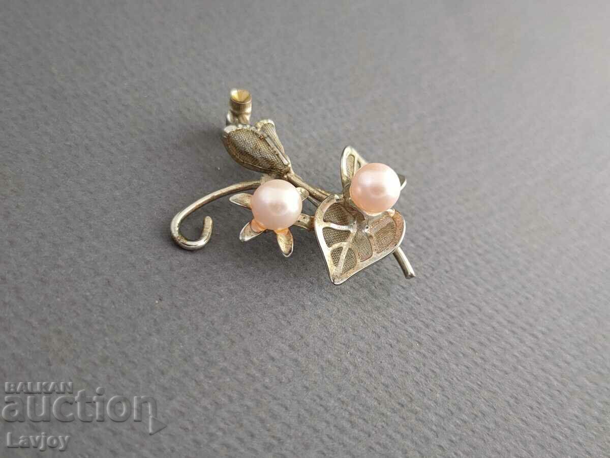 Vintage Brooch *** with price 15.00 BGN | € 7.67 Vintage Brooch *** with price 15.00 BGN | € 7.67