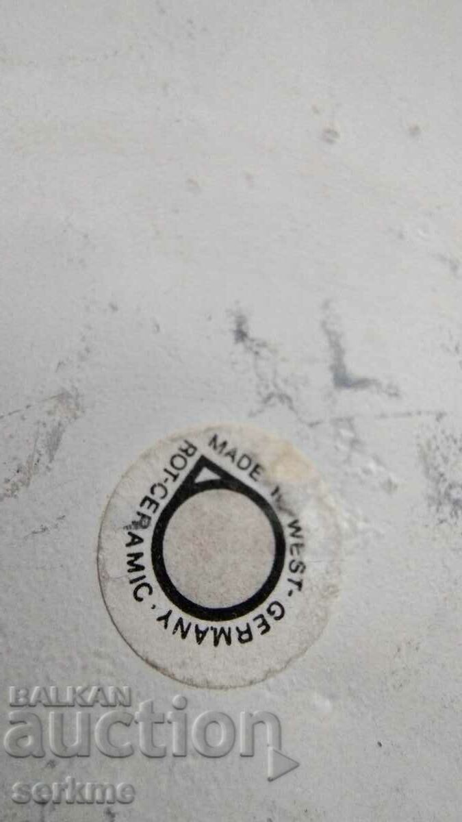 Delivery of Porcelain figure Delivery of Porcelain figure