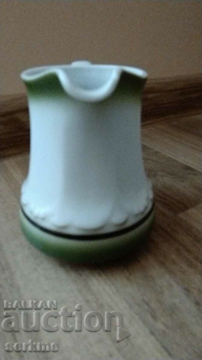 Порцеланов съд с цена 10.00 лв. | € 5.11 Порцеланов съд с цена 10.00 лв. | € 5.11