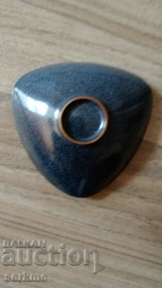 Порцеланов съд с цена 10.00 лв. | € 5.11 Порцеланов съд с цена 10.00 лв. | € 5.11