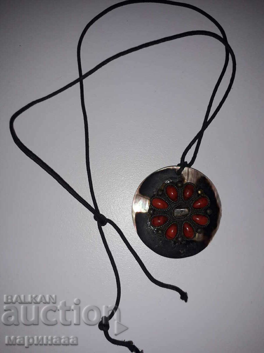 OLD NECKLACE. MOTHER OF PEARL, CARNEL, BRONZE, JASPER - 5 OLD NECKLACE. MOTHER OF PEARL, CARNEL, BRONZE, JASPER - 5