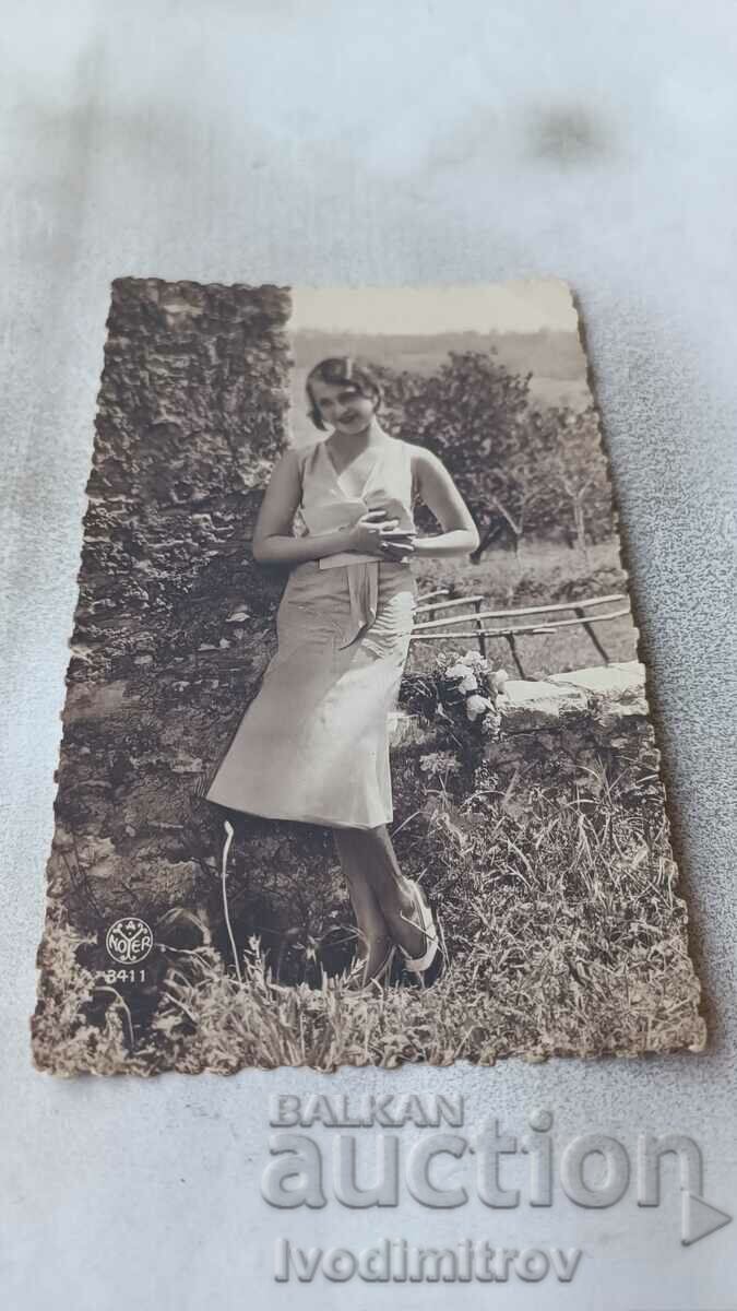 Пощенска картичка Ветово Младо момиче облечена в бяло 1933