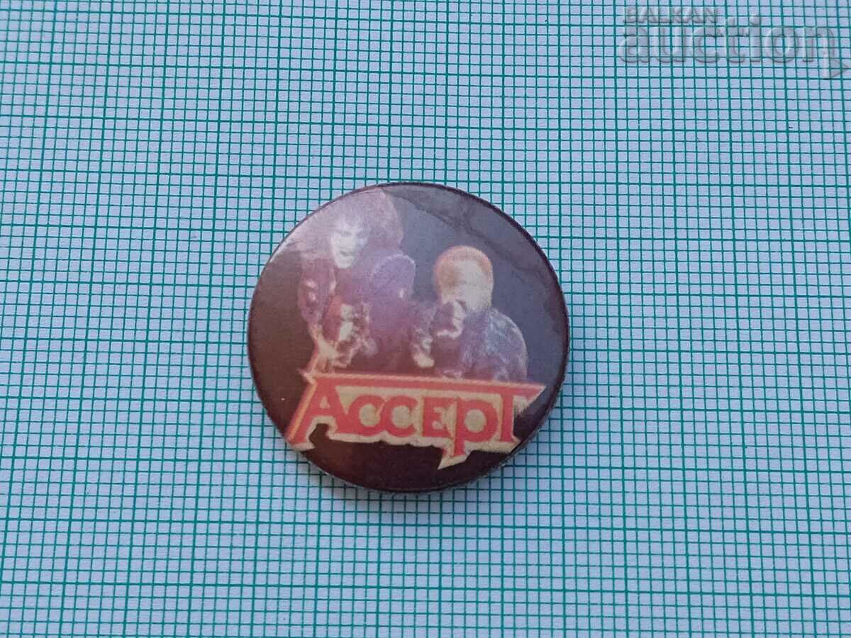 Auction ACCEPT HEAVY METAL badge 80s Auction ACCEPT HEAVY METAL badge 80s