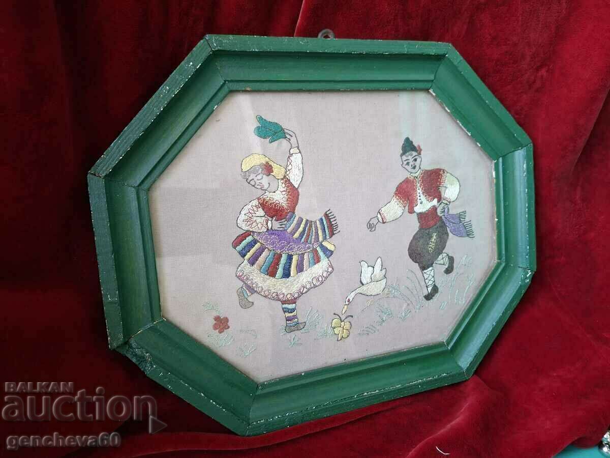 Βουλγαρική κεντημένη γοβλέν εικόνα, "Ρατσενίτσα" με τιμή 25.00 BGN | € 12.78 Βουλγαρική κεντημένη γοβλέν εικόνα, "Ρατσενίτσα" με τιμή 25.00 BGN | € 12.78