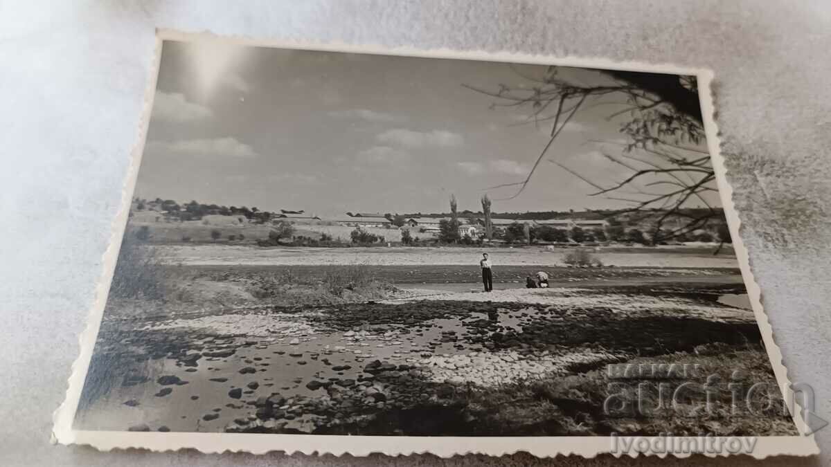 Снимка Ъглен Мъж в околностите на селото 1955