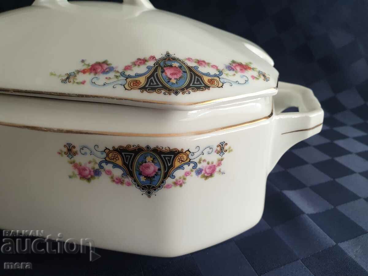 Delivery of Czechoslovakia H&C Chodau porcelain soup bowl Delivery of Czechoslovakia H&C Chodau porcelain soup bowl