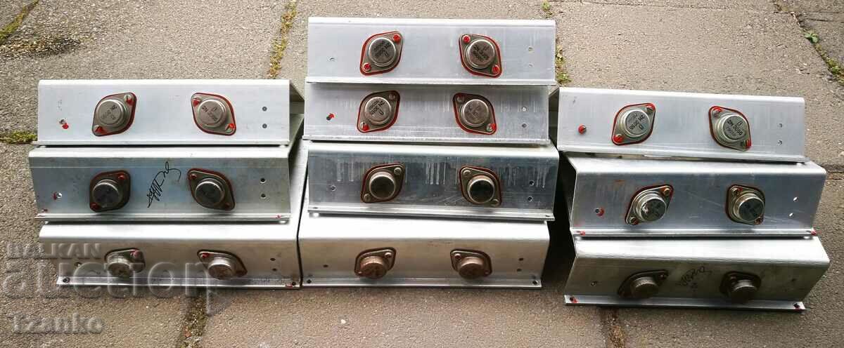 Tranzistor 2N3055 pe placa radiatorului
