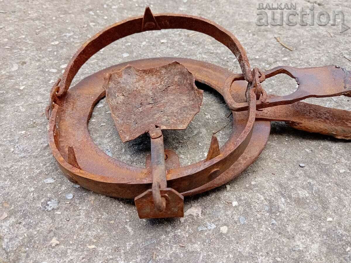 Χειροποίητη σφυρηλατημένη αιχμηρή παγίδα σφυρήλατο σιδερένιο λύκοι αλεπού με τιμή 31.00 BGN | € 15.85 Χειροποίητη σφυρηλατημένη αιχμηρή παγίδα σφυρήλατο σιδερένιο λύκοι αλεπού με τιμή 31.00 BGN | € 15.85