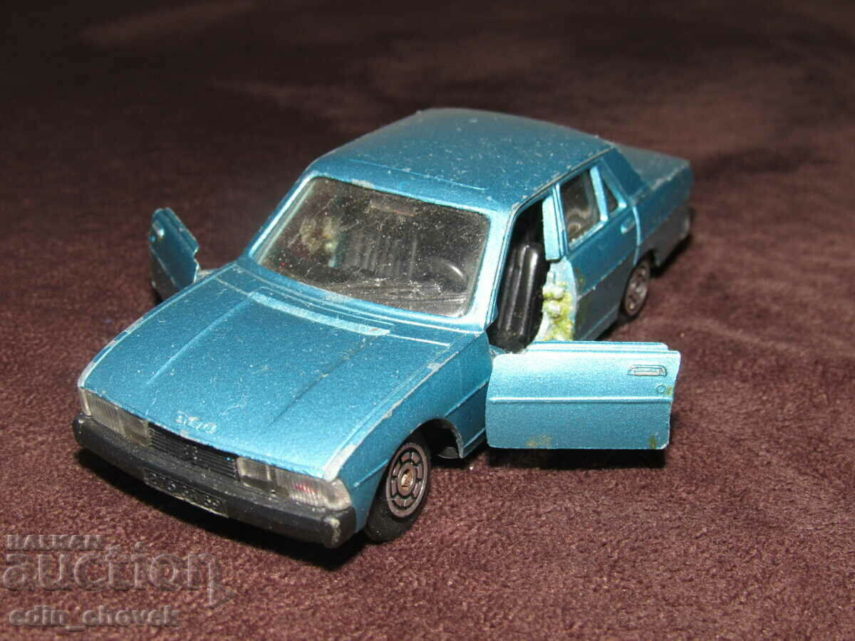 1/43 Norev Franța Peugeot 604