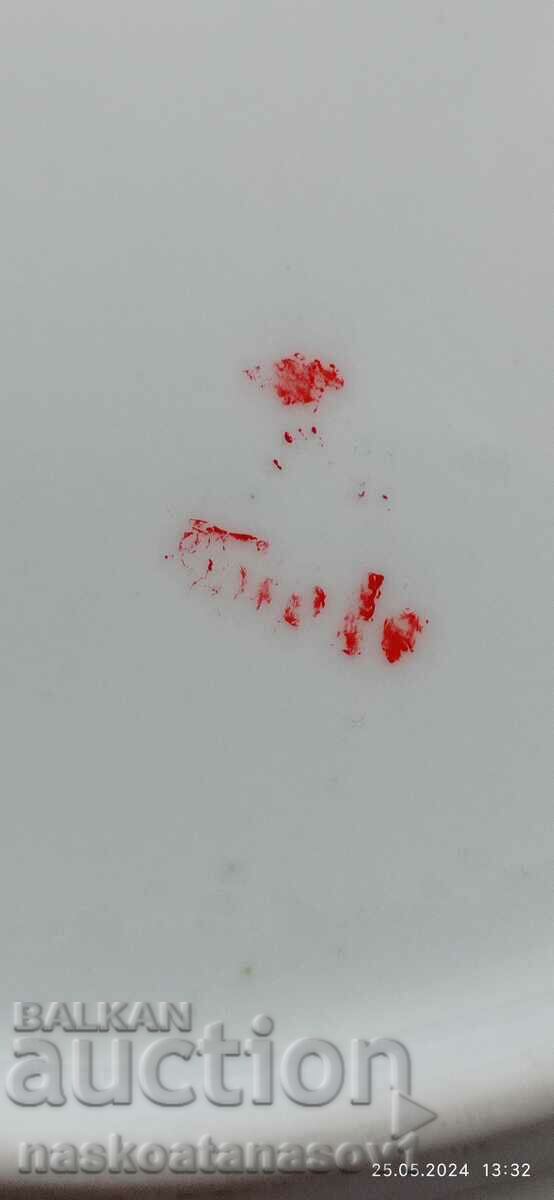 Delivery of Collectible porcelain wall plate Delivery of Collectible porcelain wall plate