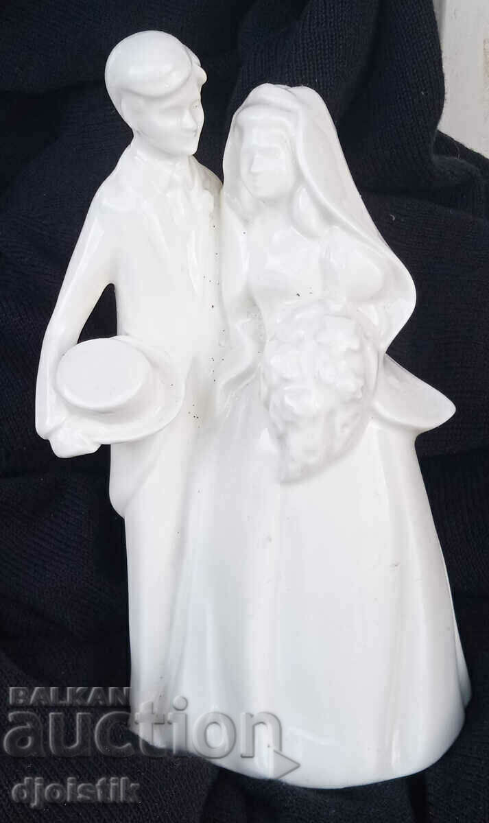 ROYAL DOULTON porcelain figurine - 5 ROYAL DOULTON porcelain figurine - 5