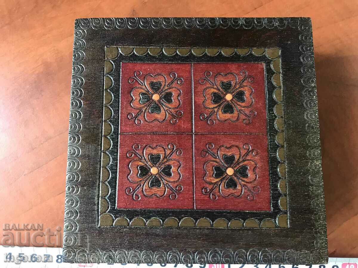 BOX WOOD PYROGRAPH DRAWING ANTIQUE FROM SOCA MOSTRA with price 48.00 BGN | € 24.54 BOX WOOD PYROGRAPH DRAWING ANTIQUE FROM SOCA MOSTRA with price 48.00 BGN | € 24.54