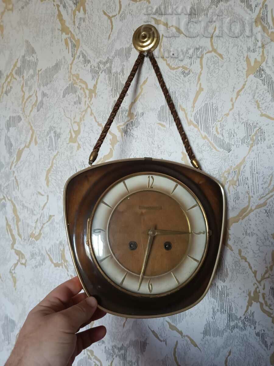 ❗ German mechanical wall clock has no key, I don't know if it works