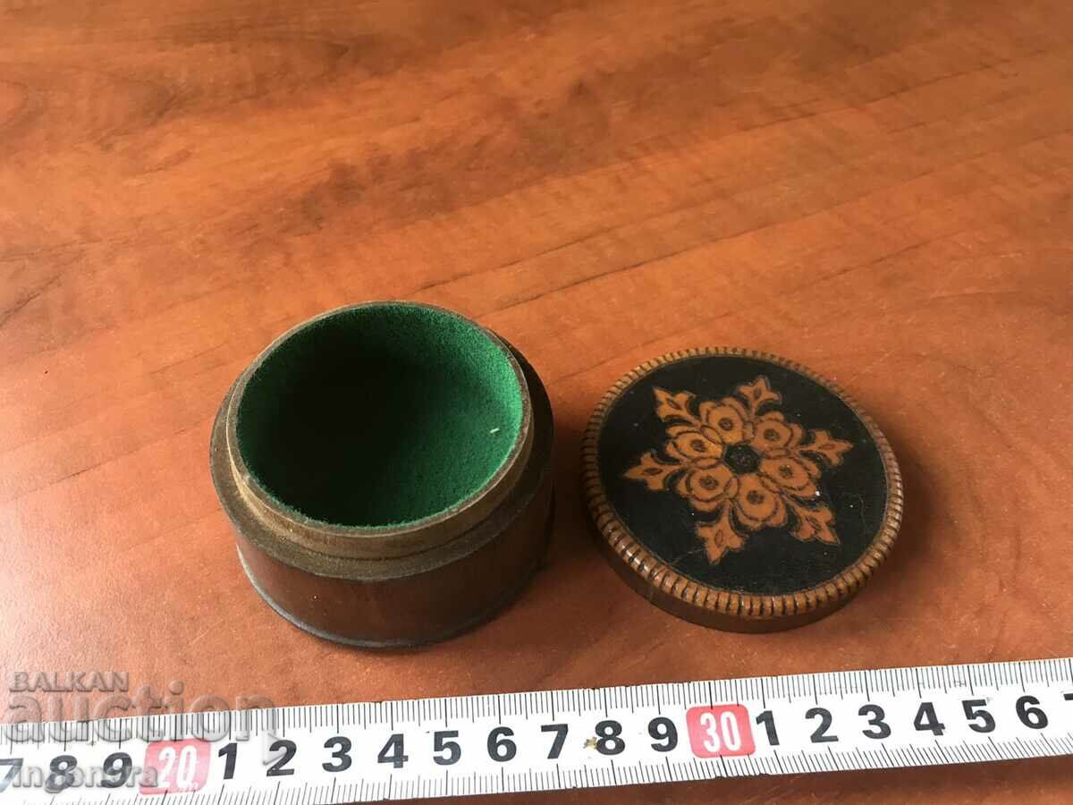 Auction BOX WOOD PYROGRAPH DRAWING ANTIQUE FROM SOCA MOSTRA Auction BOX WOOD PYROGRAPH DRAWING ANTIQUE FROM SOCA MOSTRA