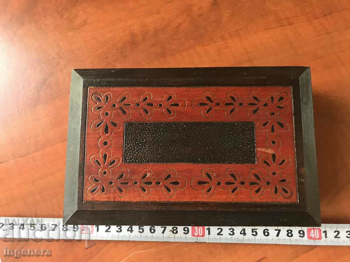 BOX WOOD PYROGRAPH DRAWING ANTIQUE FROM SOCA MOSTRA with price 48.00 BGN | € 24.54 BOX WOOD PYROGRAPH DRAWING ANTIQUE FROM SOCA MOSTRA with price 48.00 BGN | € 24.54