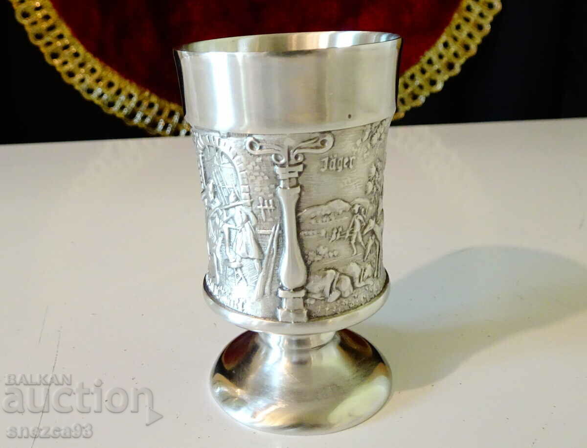 Auction Pewter Bowl with Hunter, Gunsmith, Blacksmith Auction Pewter Bowl with Hunter, Gunsmith, Blacksmith