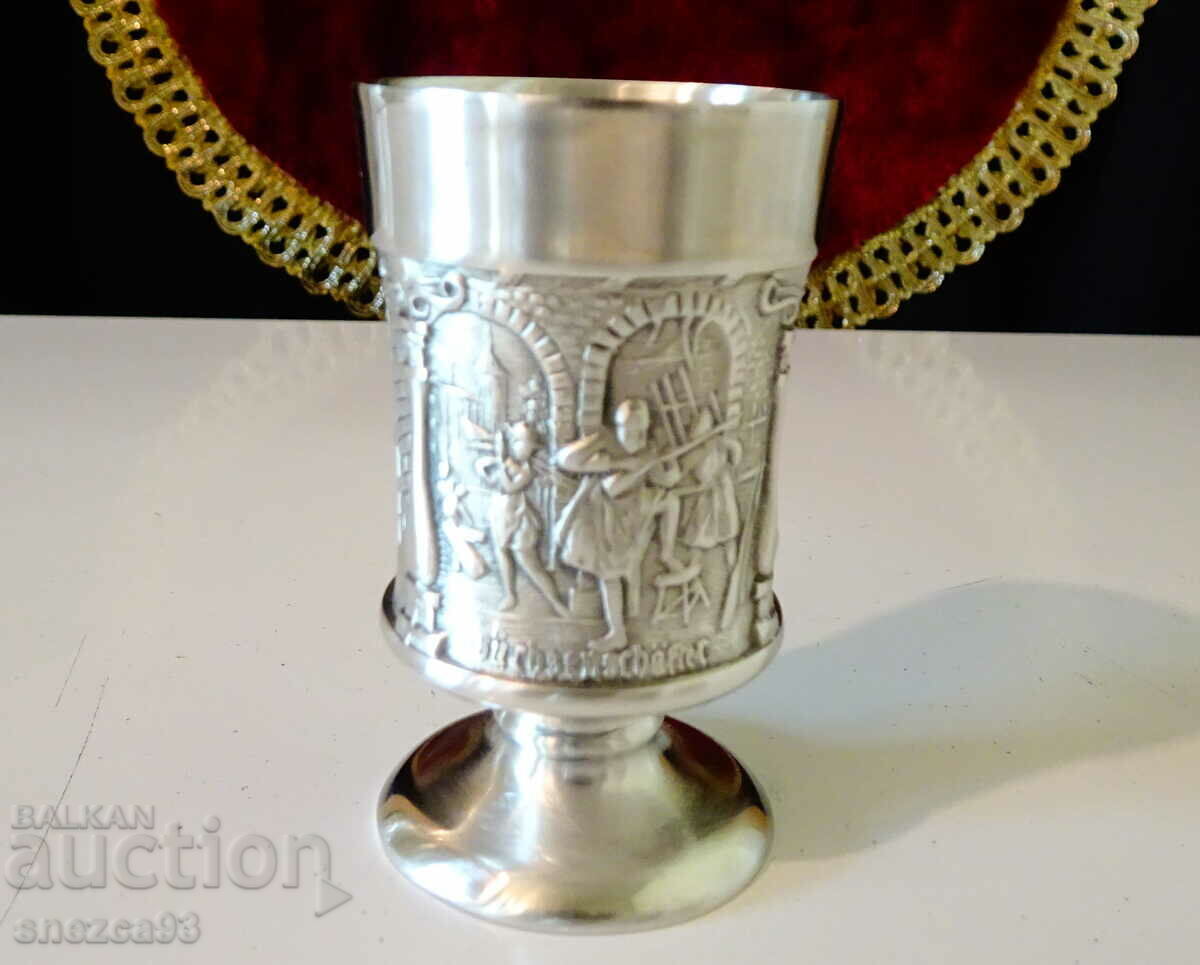 Delivery of Pewter Bowl with Hunter, Gunsmith, Blacksmith Delivery of Pewter Bowl with Hunter, Gunsmith, Blacksmith