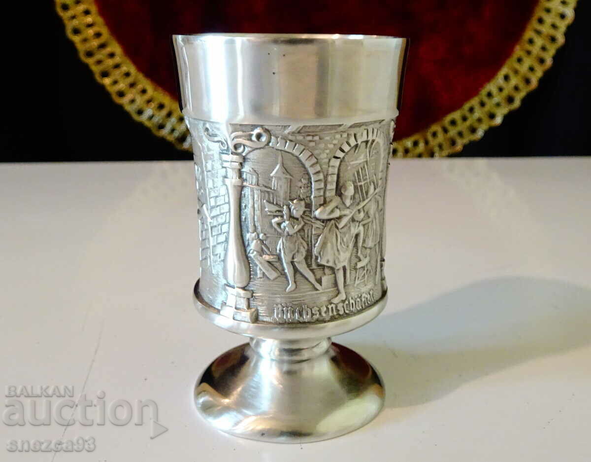 Pewter Bowl with Hunter, Gunsmith, Blacksmith - 5 Pewter Bowl with Hunter, Gunsmith, Blacksmith - 5