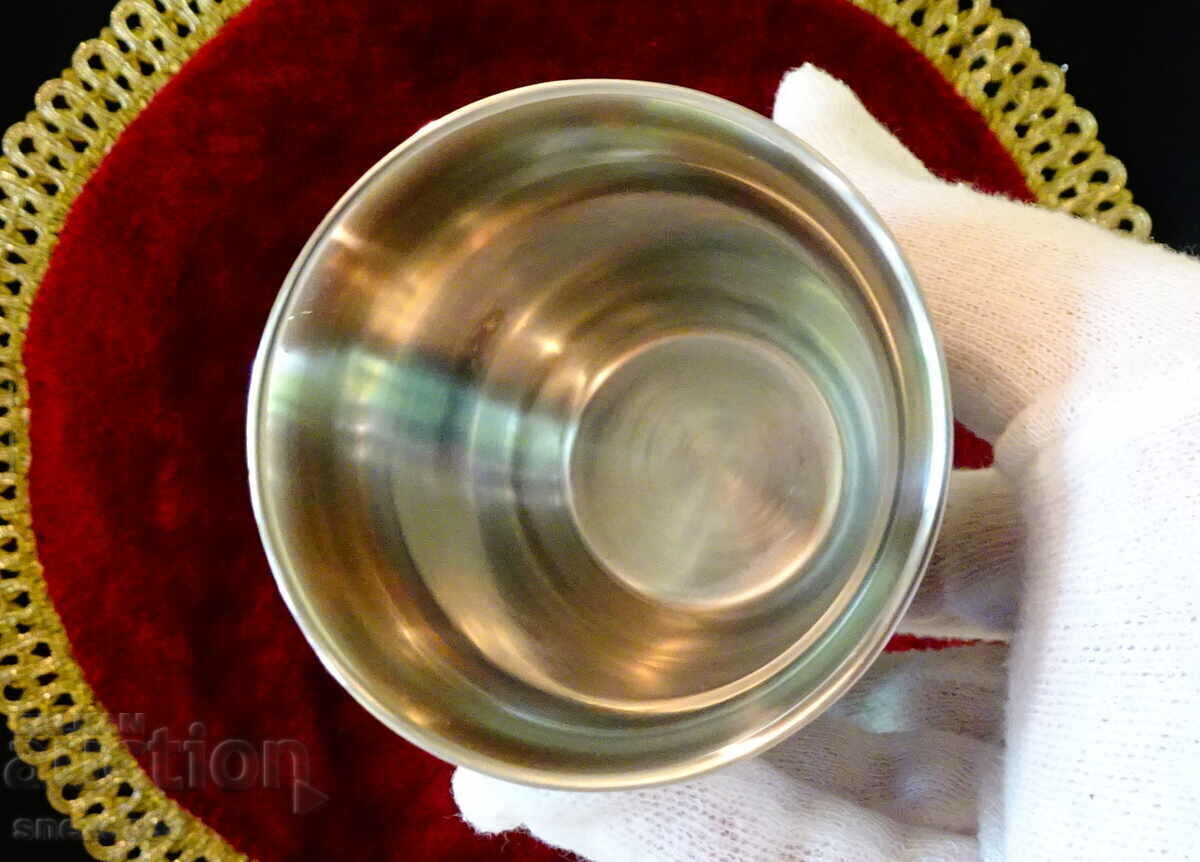 Delivery of Silver-plated copper wine glass, with a plate, magic Delivery of Silver-plated copper wine glass, with a plate, magic