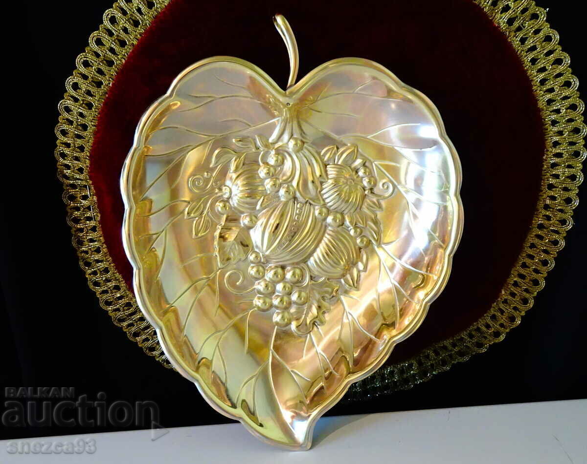 Bronze fruit bowl, leaves, fruits with price 59.00 BGN | € 30.17