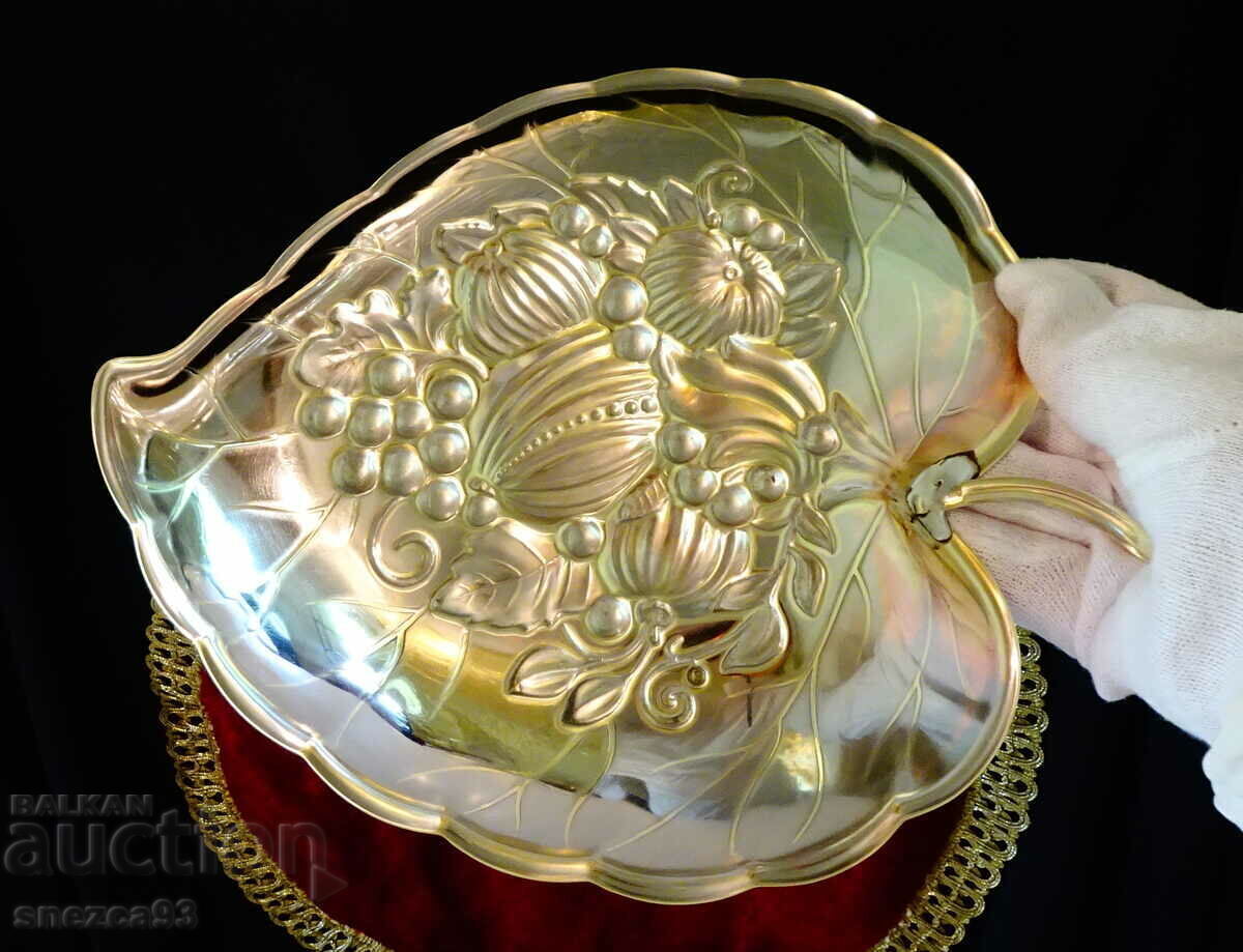 Delivery of Bronze fruit bowl, leaves, fruits