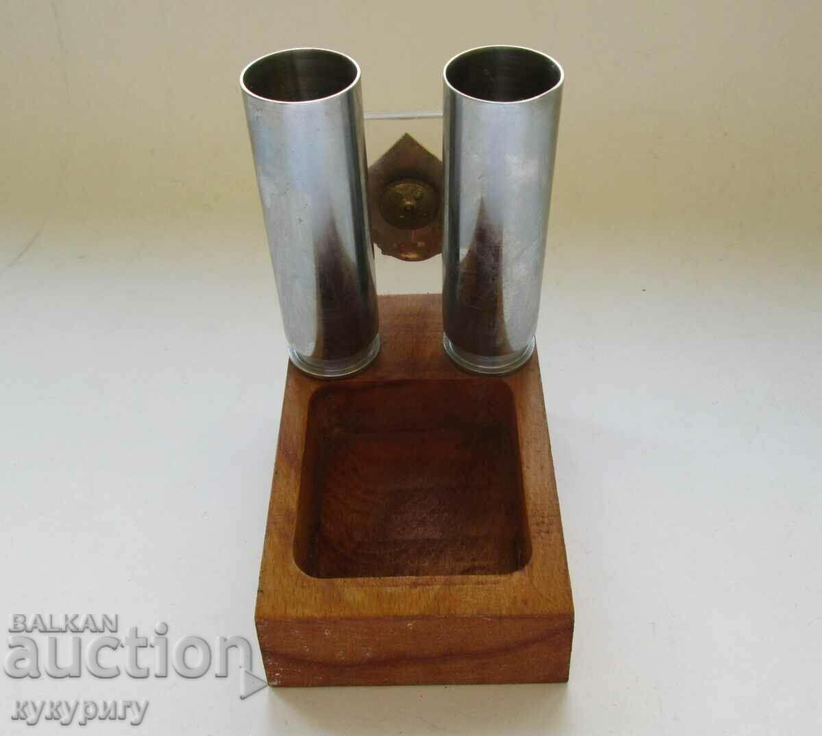 Delivery of Old Soc military desk stand military creativity