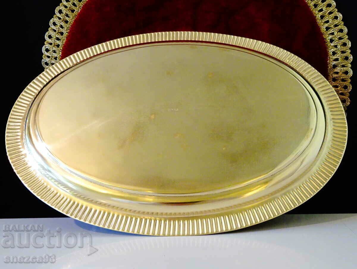 Delivery of English bronze tray, engraved, marked