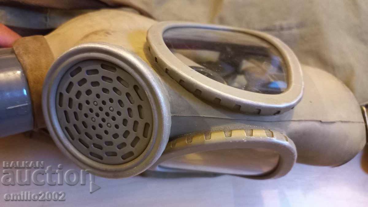 Military gas mask H 7 in a bag - 7 Military gas mask H 7 in a bag - 7