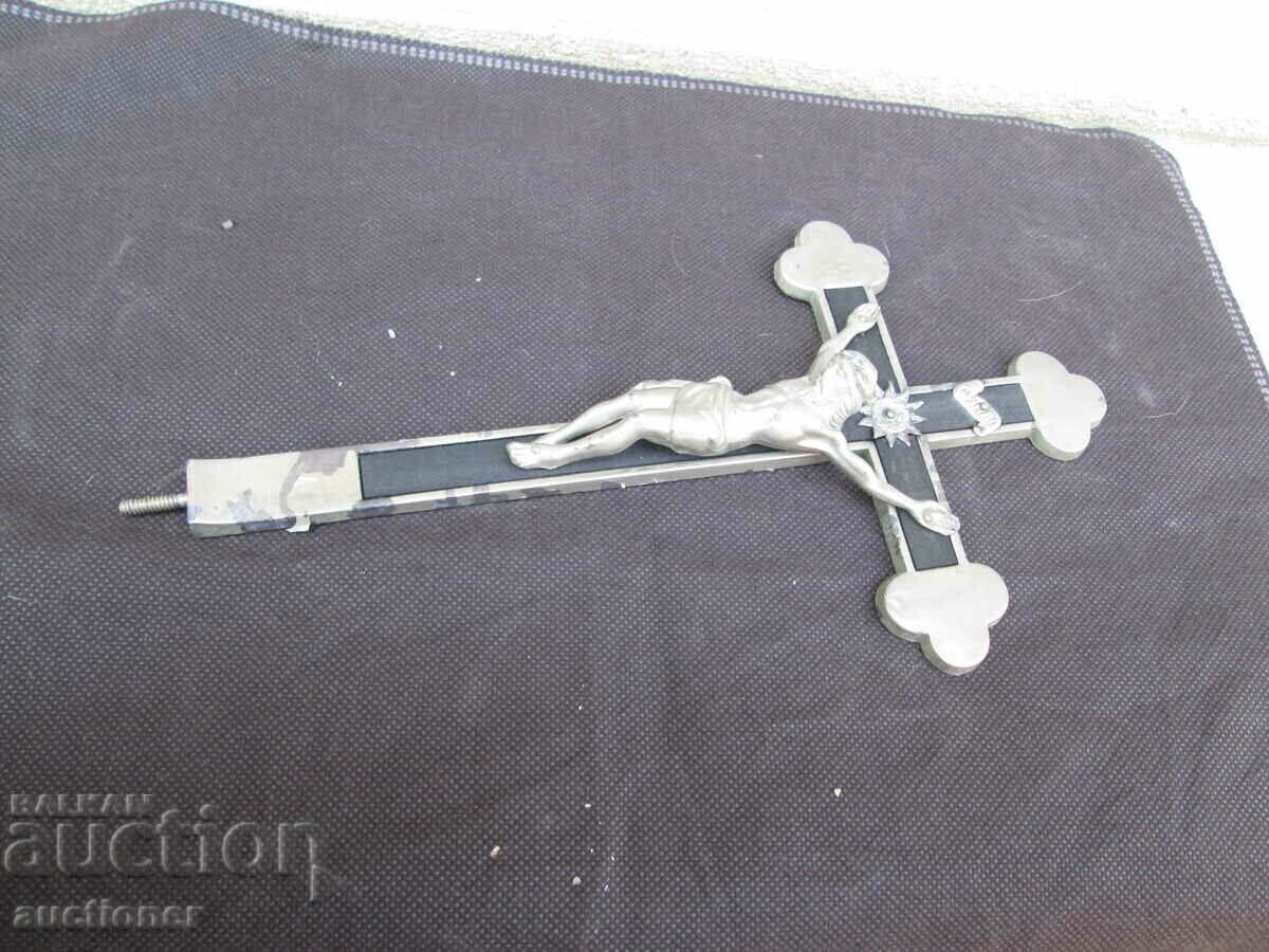 Delivery of METAL LARGE CRUCIFIX CROSS Delivery of METAL LARGE CRUCIFIX CROSS