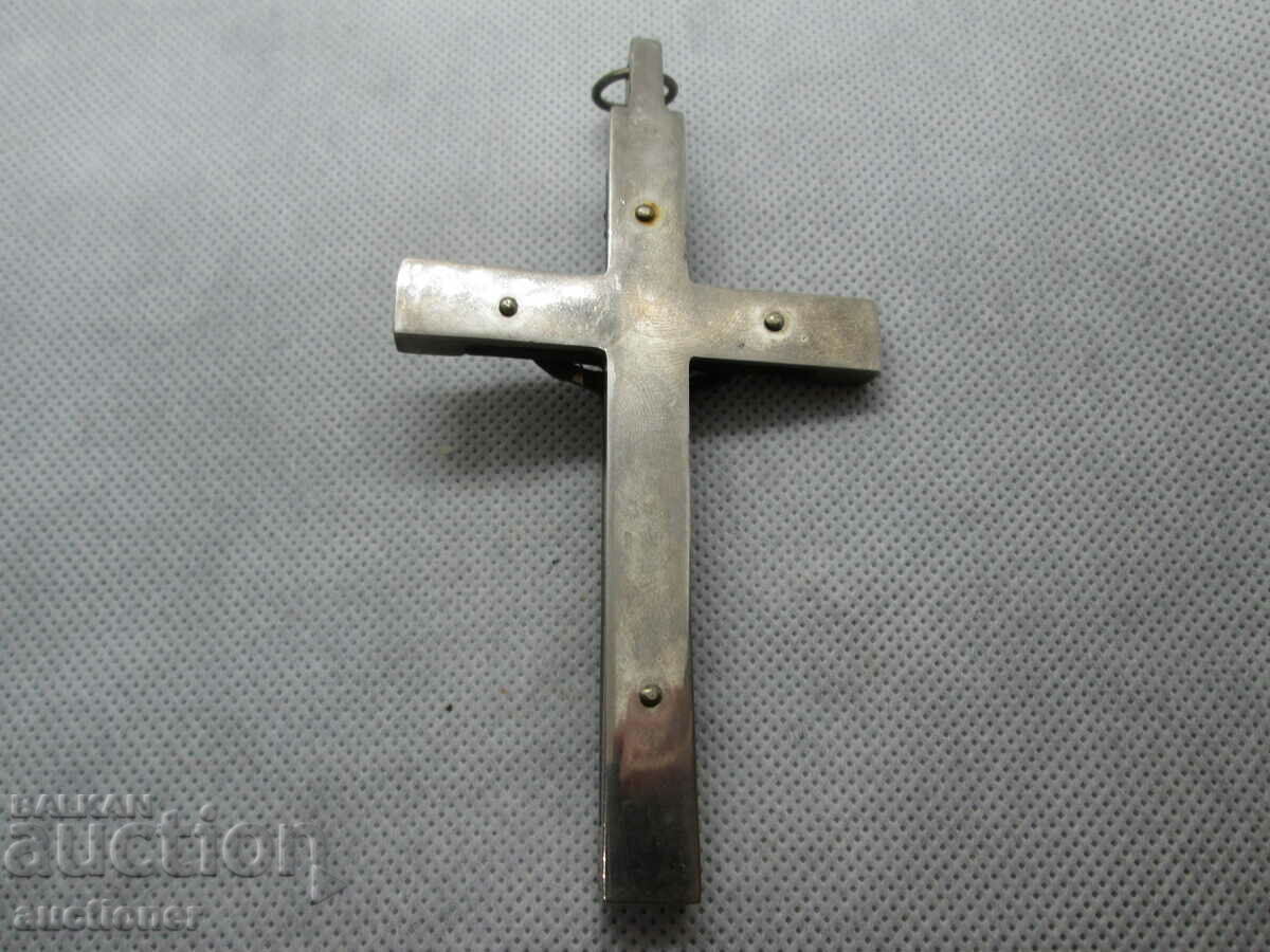 Delivery of METAL CROSS CRUCIFIX Delivery of METAL CROSS CRUCIFIX
