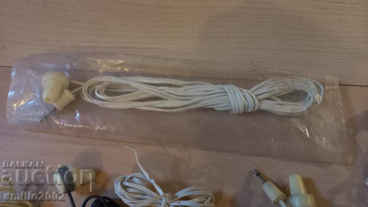 Delivery of Retro transistor headphones Delivery of Retro transistor headphones