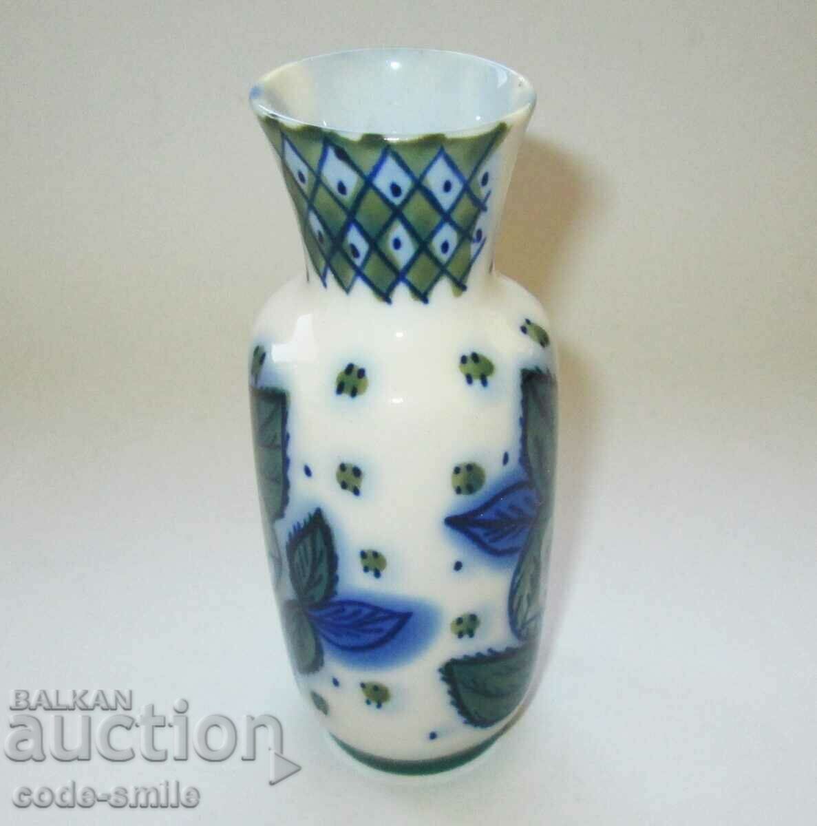 Old author Russian small vase porcelain LFZ with price 100.00 BGN | € 51.13 Old author Russian small vase porcelain LFZ with price 100.00 BGN | € 51.13