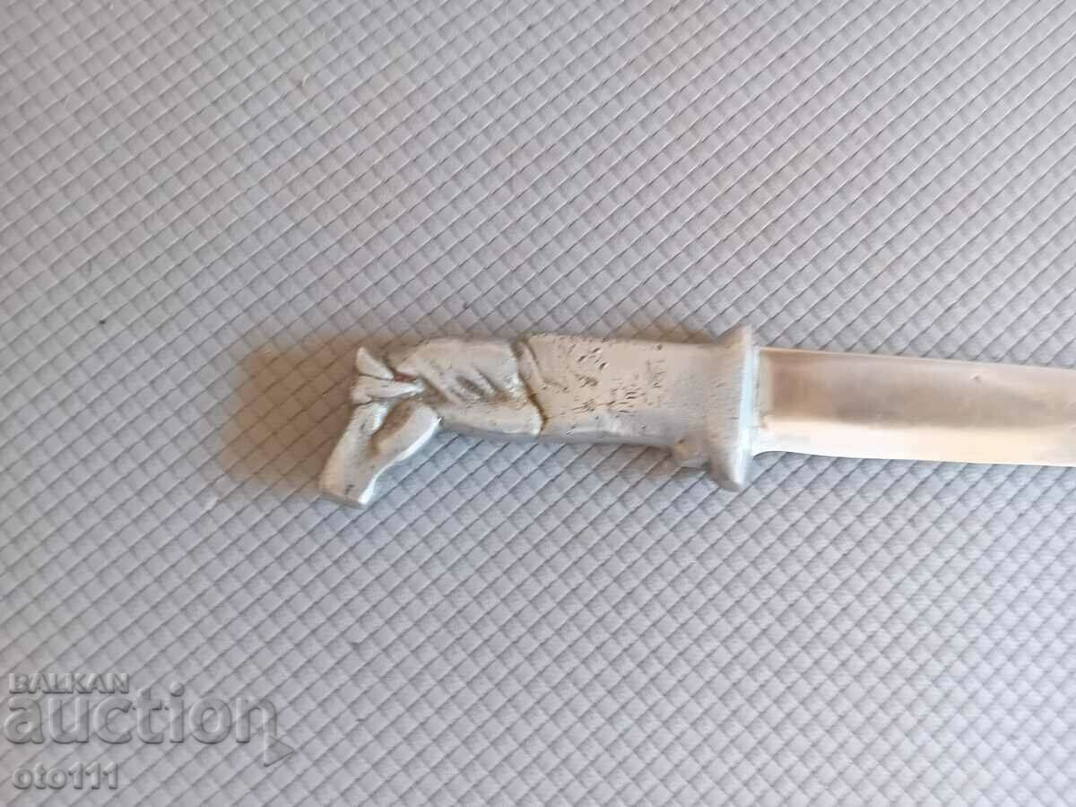 Auction  OLD HORSE HEAD KNIFE