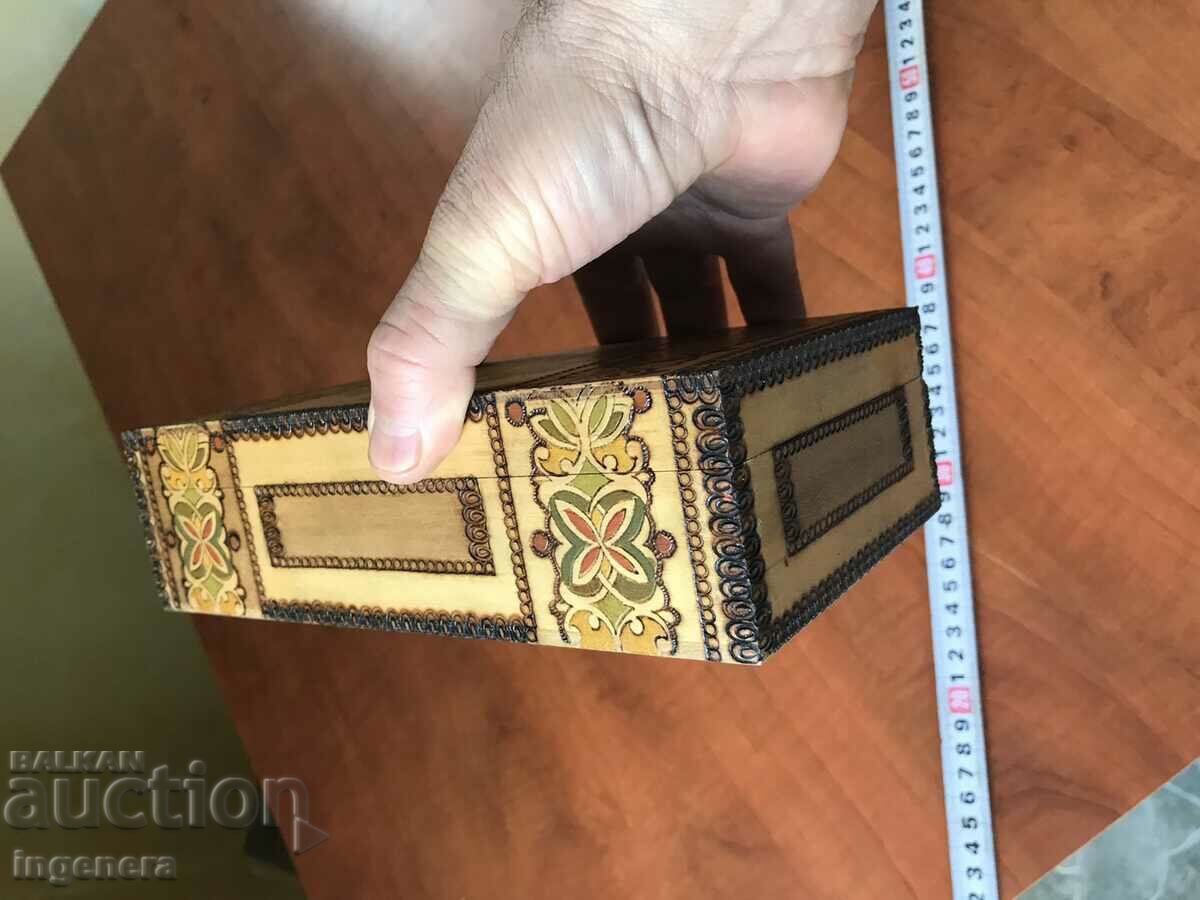 Delivery of BOX WOOD PYROGRAPH DRAWING ANTIQUE FROM SOCA MOSTRA Delivery of BOX WOOD PYROGRAPH DRAWING ANTIQUE FROM SOCA MOSTRA