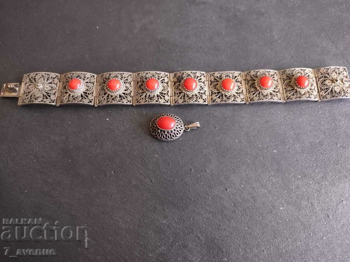 Bracelet, silver with coral, 28.05.24