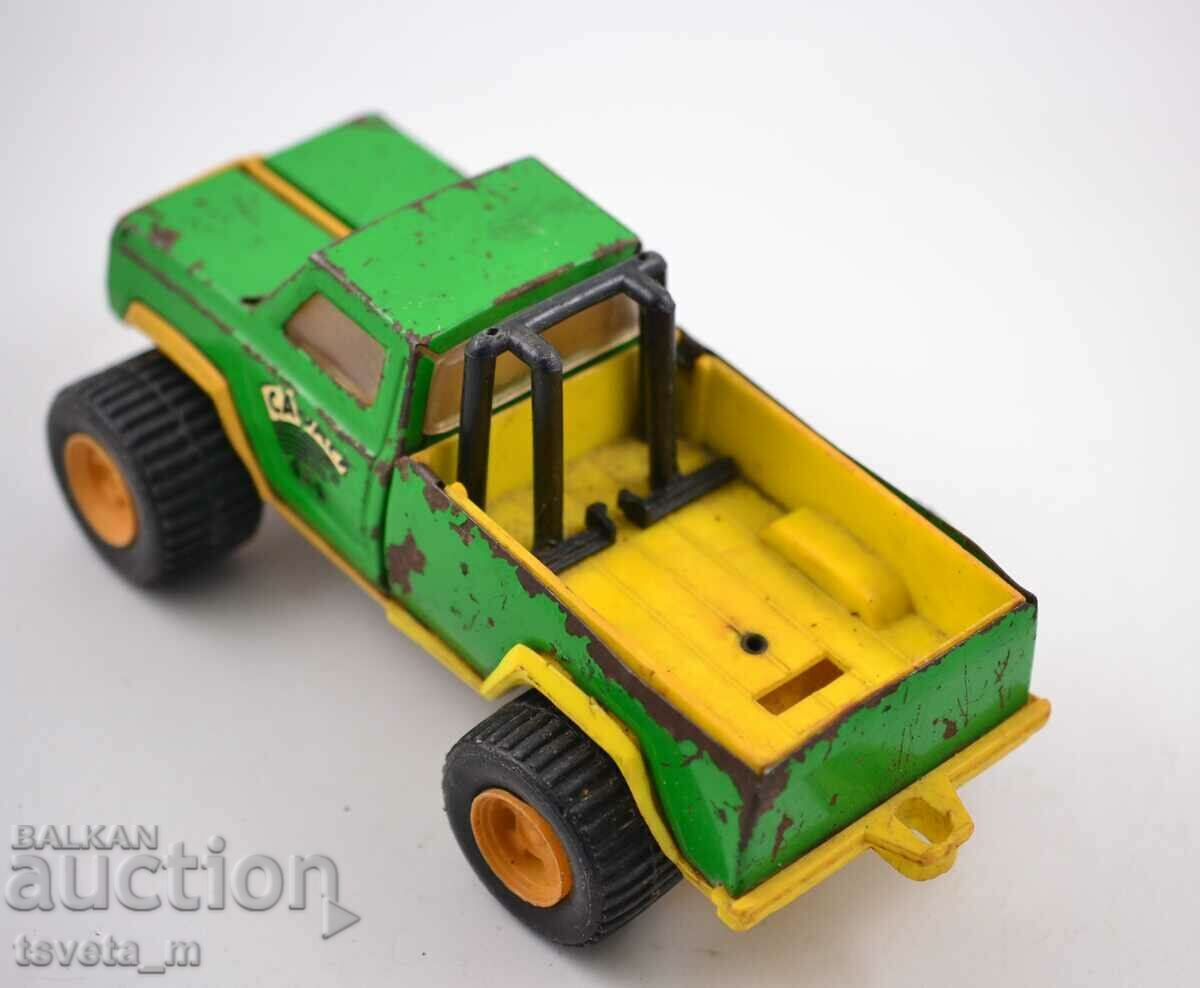 Delivery of Metal jeep SAFARI, children's toys, social Delivery of Metal jeep SAFARI, children's toys, social