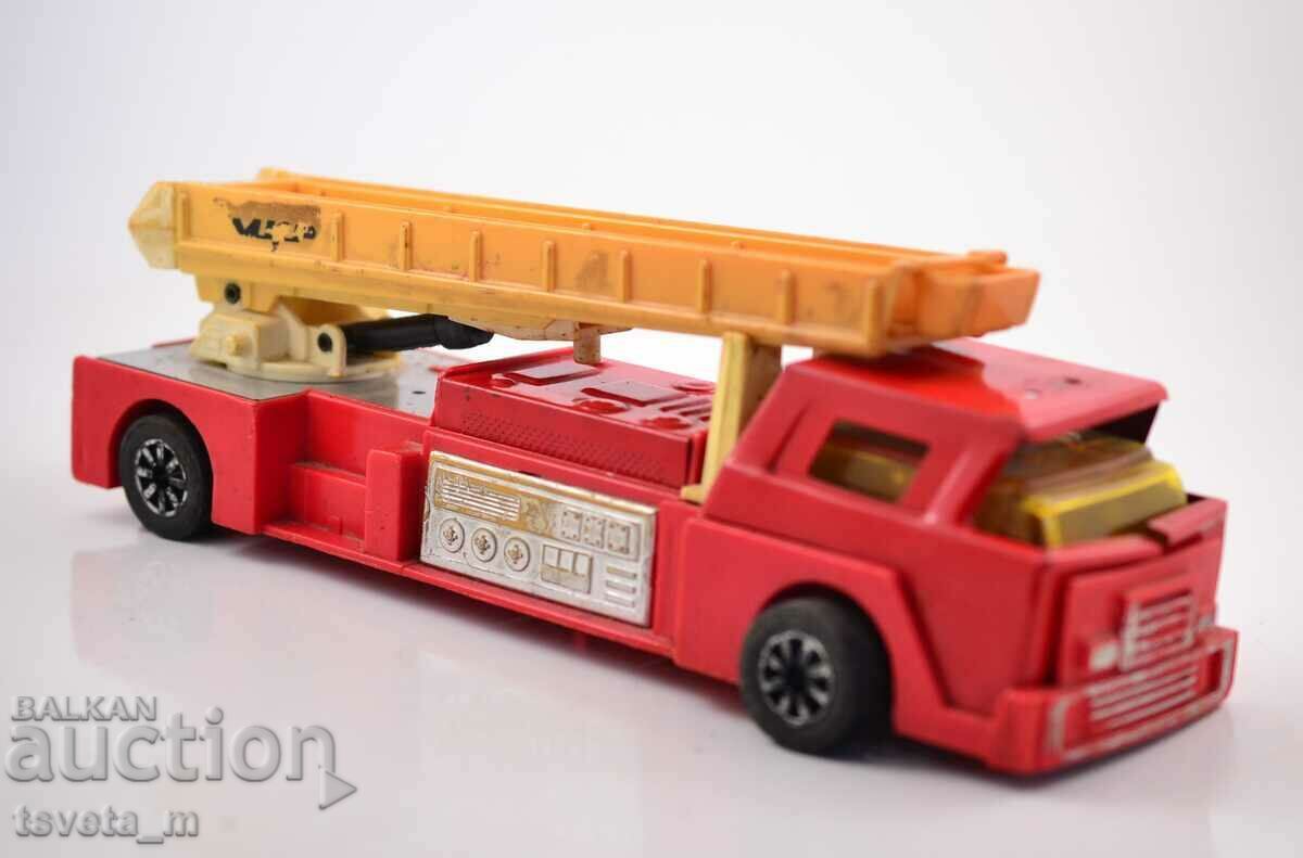 Metal TRUCK CRANE, children's toys, social with price 8.00 BGN | € 4.09 Metal TRUCK CRANE, children's toys, social with price 8.00 BGN | € 4.09