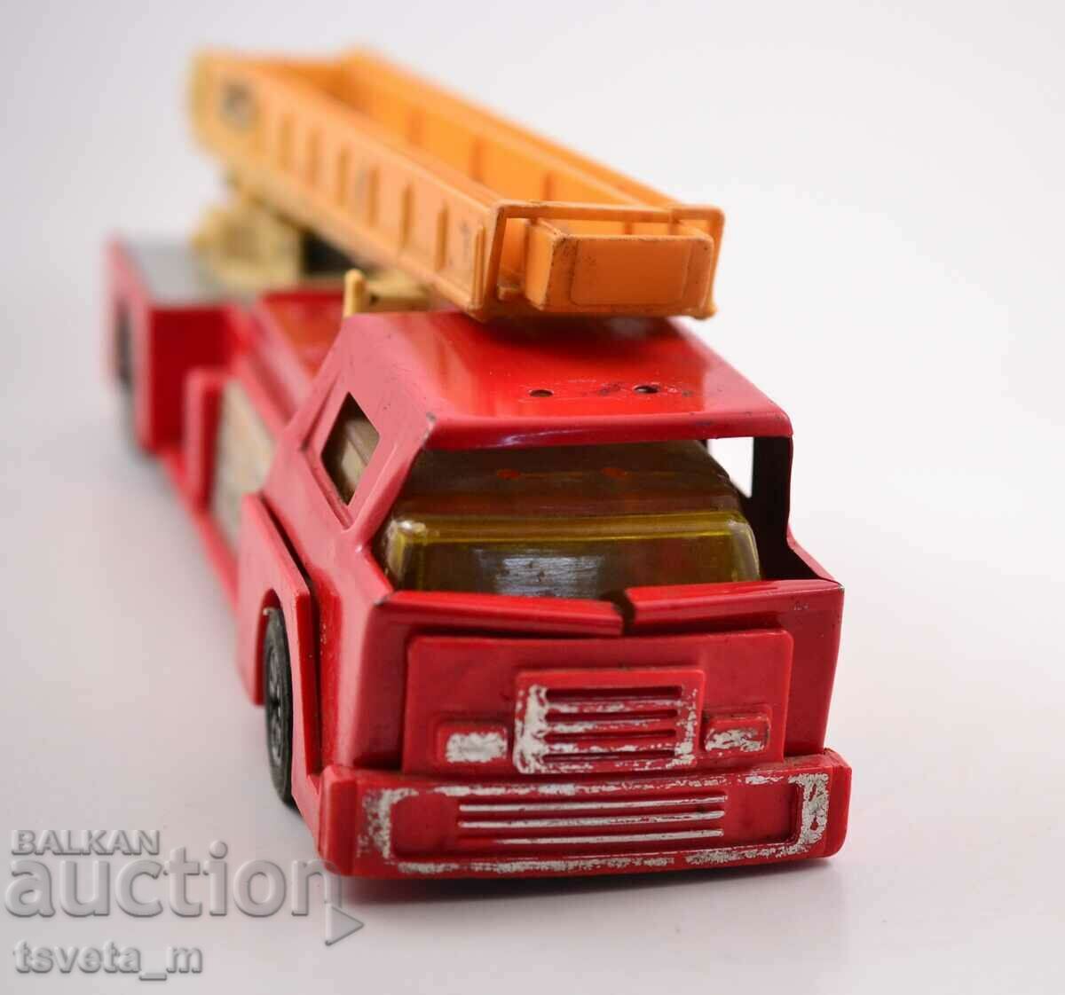 Delivery of Metal TRUCK CRANE, children's toys, social Delivery of Metal TRUCK CRANE, children's toys, social