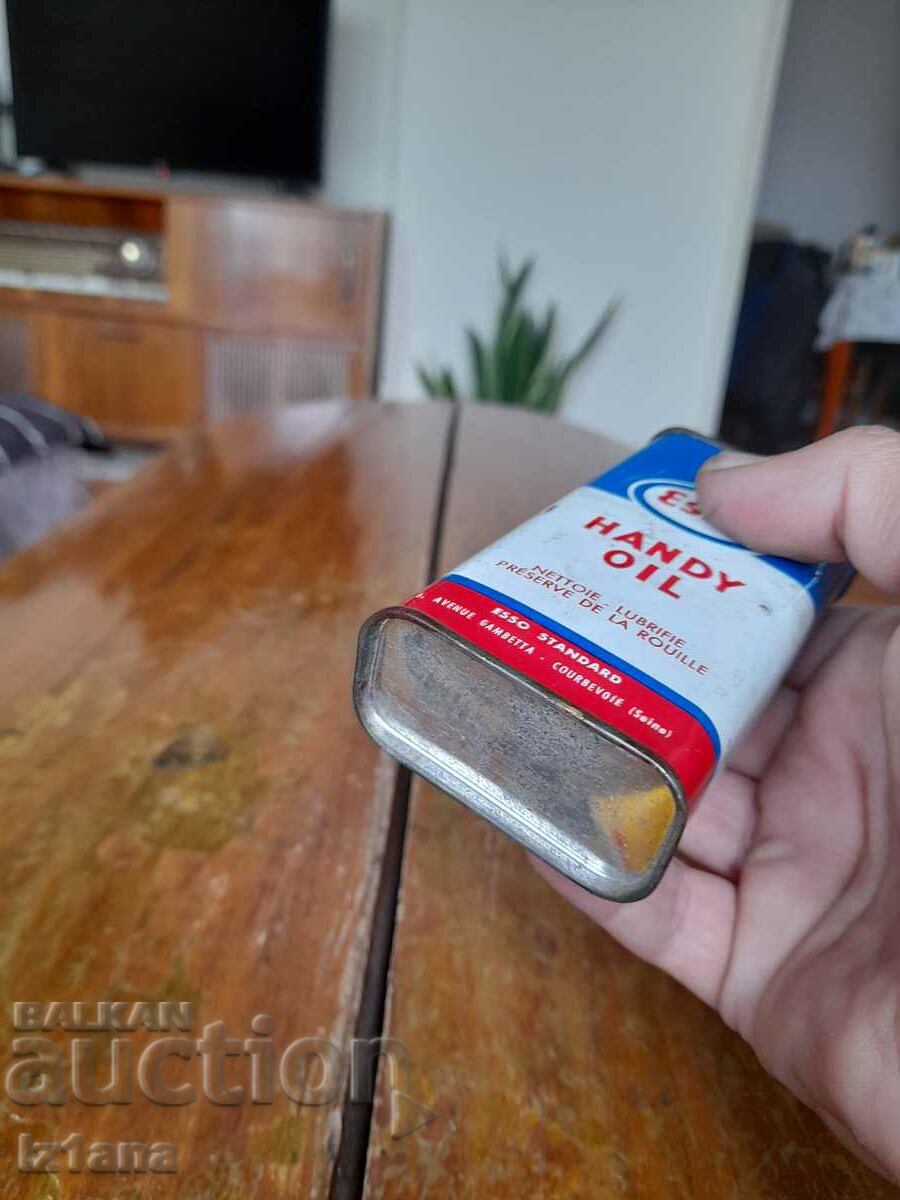 An old Esso oil can - 5