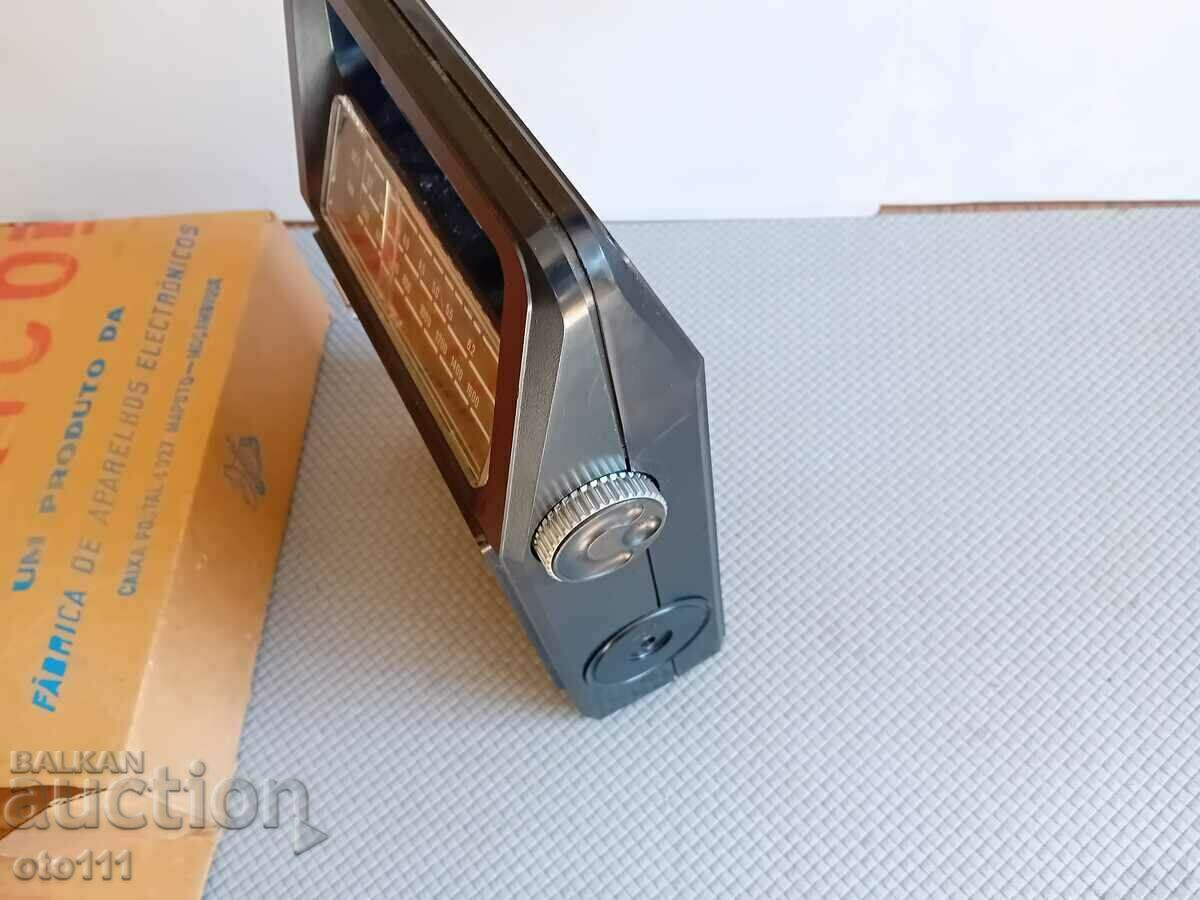 Delivery of OLD RADIO, RADIO RECEIVER - XIRICO Delivery of OLD RADIO, RADIO RECEIVER - XIRICO