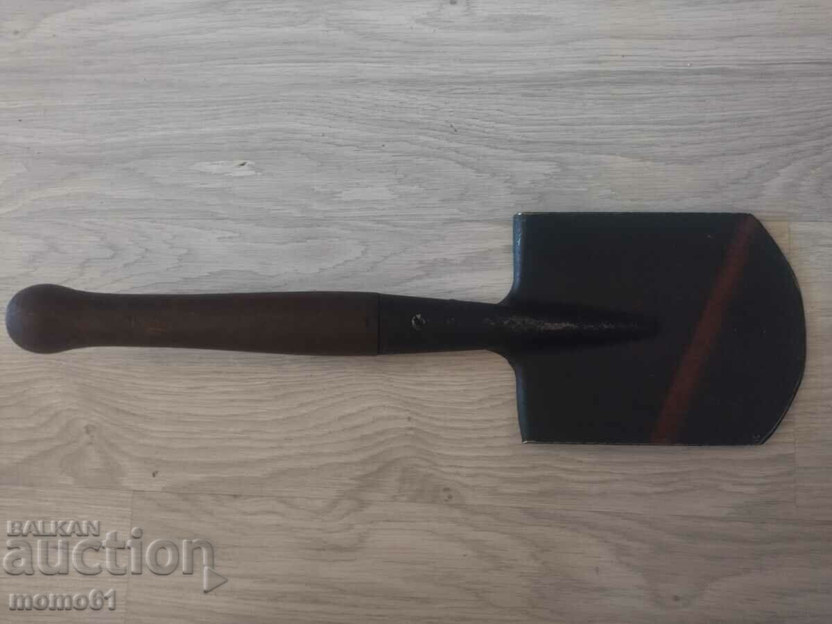 Old soldier trench shovel - brand new