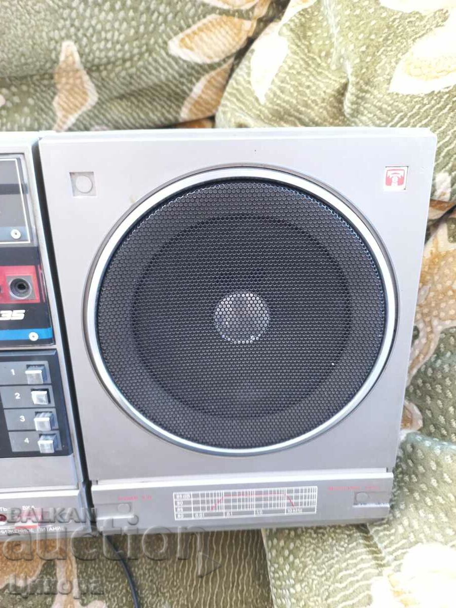 Delivery of VEGA 335 VEGA 335 RUSSIAN RADIO CASSETTE Delivery of VEGA 335 VEGA 335 RUSSIAN RADIO CASSETTE